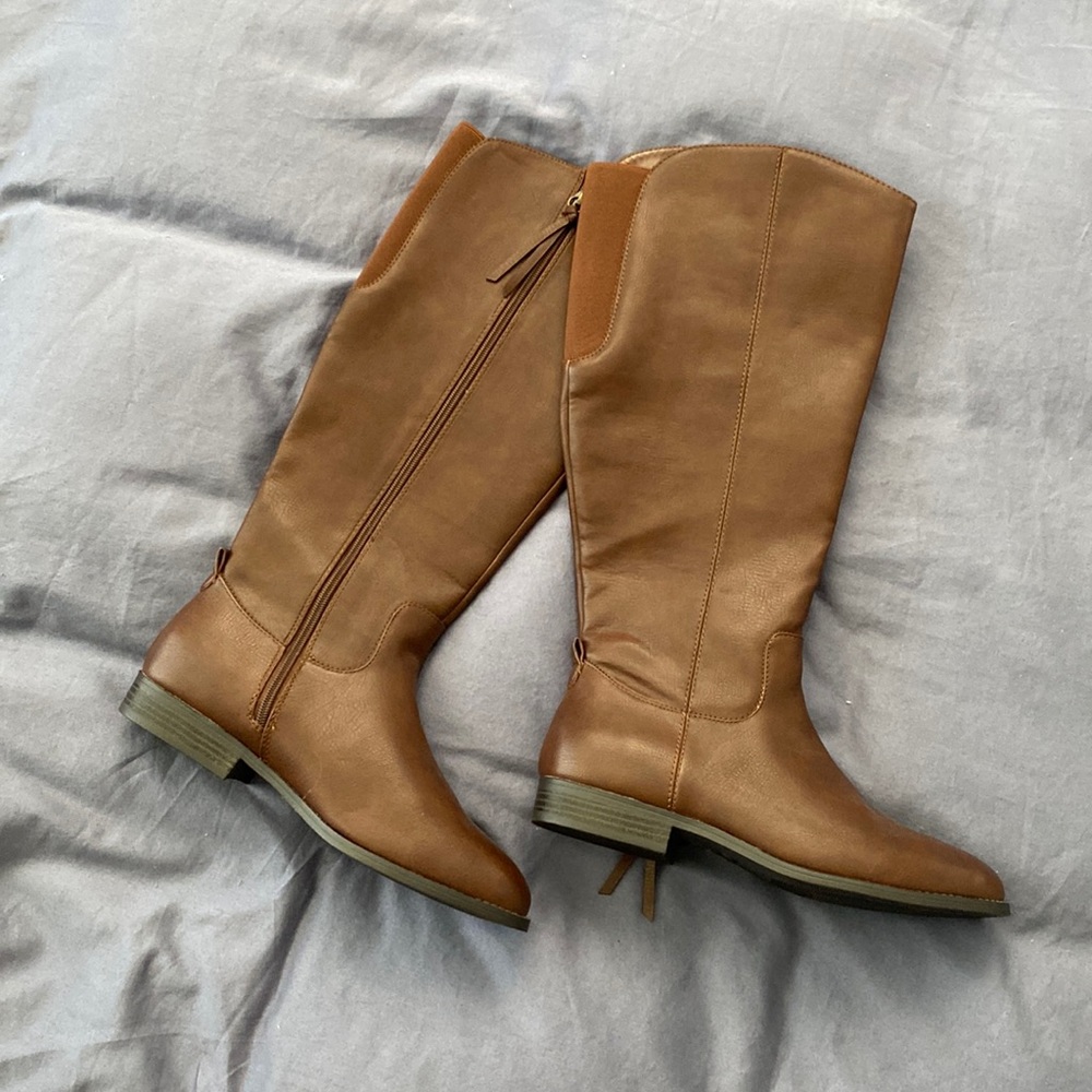 NWT - Brown Boots